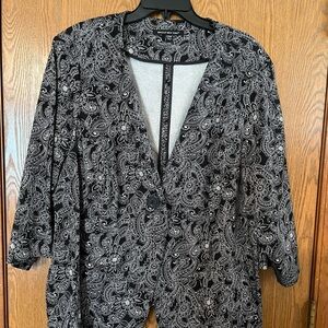 Women’s blazer / suite jacket black white size 22W Briggs New York